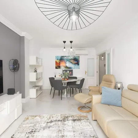 Luxury 2br Ocean Views Heated Pool Garage 아파트 아데제