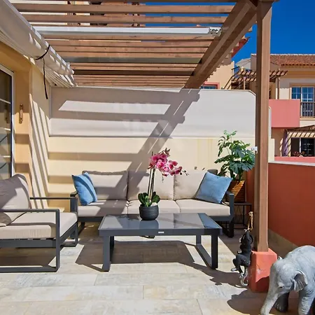 Luxury 2br Ocean Views Heated Pool Garage * 아데제